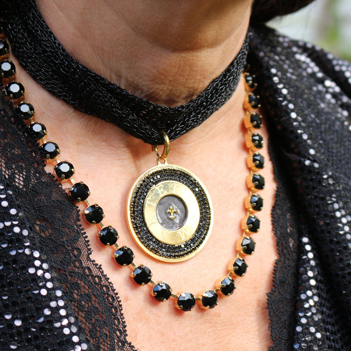 Combo: Medallón Aeternum con Atenea